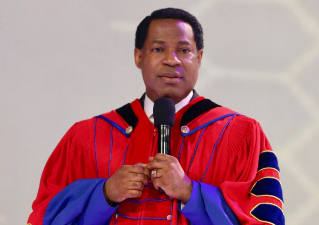Pastor Chris Honors Esteemed LoveWorld Staff, Inspires Them to Live for the Call